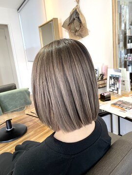 ファヴォリヘアー(favori hair) シャドールーツ／ボブ