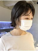 インナーカラー イヤリングカラー 外ハネボブ 前髪あり