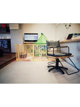 《キッズスペース有り》プライベートサロンだからこそ出来る、お子様と一緒でも周りを気にせず施術可能♪