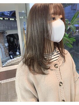 モルニ(MORNI) グレージュ_マロンベージュ Aラインボブ かきあげ