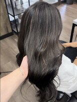 ヴィフ 大船(VIF)&nbsp;グレーベージュレイヤーロングアッシュブラックハイライトカラー
