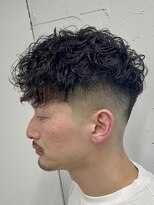 ローウェ バイ フィフス 立川メンズサロン(Louwe by fifth)&nbsp;立川外国人風スペインカール刈り上げフェードメンズパーマ緩め