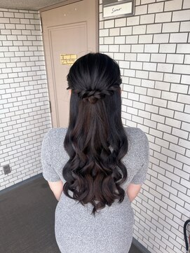 ソノ(sono) ハーフアップ　お出かけヘア　結婚式　ヘアセット