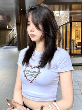 シティ(CITY) 韓国レイヤー ハッシュカット ミディアムレイヤースタイル