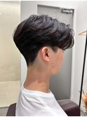 毛流れセンターパートニュアンスパーマカルマヘアメンズパーマ