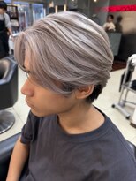 デラメアウープウープ(de.la.mair woop woop)&nbsp;ホワイトシルバー　センターパート