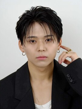 オーシャントーキョーオーバー 渋谷(OCEAN TOKYO OVER) マッシュセンターパートツーブロックフェザーパーマニュアンス