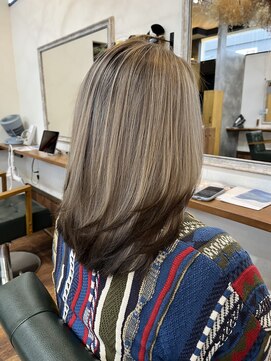 ブランチ(branch) ベージュ×ブラウンのエンドカラー