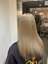 グロウアップバイトゥエンティーフォー 忠岡(glow up by24)&nbsp;透明感ベージュの艶セミロング