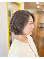 今日の彼女の髪は魔法的&nbsp;魔法の白髪ぼかしカラー