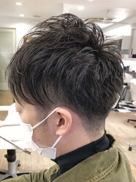 ヘッズ 本八幡店(HEADS) MEN'S HAIR  センターパート　ツイストスパイラル　コンマヘア