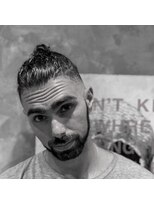 メグロバーバーショップロッポンギ 目黒六(MEGURO BARBER SHOP 6PPONGI)&nbsp;マンバン×フェードスタイル