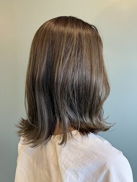 アリーマーケットリル(ALLEY MARKET lil) オリーブベージュ/ワンレンミディアム/顔まわりレイヤー