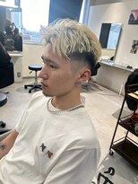 メンズサロン キング 心斎橋店(Men’s salon K!ng) ホワイトメッシュ/ツイスト/ツイスパ/パーマ/メンズ/眉毛/心斎橋