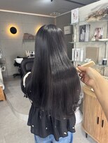 ウニュ(unu.) 髪質改善、レイヤースタイル、ラベンダーカラー