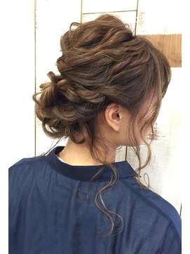 ベロニカ(Beronica) ☆おすすめ☆編み込みアレンジ