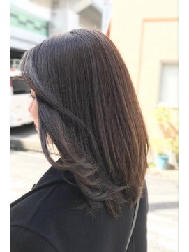 スローリー(slowly) 【slowly】 暗髪アッシュカラー