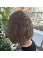 アオゾラヘアーナ ミキザカ アンド パレード(AOZORA HAIR namikizaka＆parade) ミニボブ×ホワイトミルクブロンド