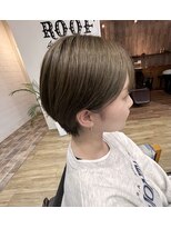 ルーフ ヘア アンド リラクション(RooF Hair and Relaxation)&nbsp;オリーブベージュ×大人可愛いショートヘア