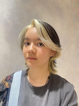 アオ(AO。) ポイントカラー/ウルフカット/抜きっぱなしブリーチ/横浜