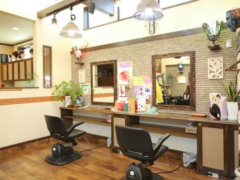 シェイクスの写真/落ち着いた店内で、心も体もリラックス♪周りを気にせずゆっくりと過ごせる空間で、髪も心も癒されて…☆