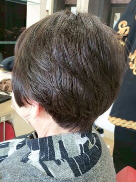 ヘアークリアー 春日部 ミセス 首元すっきり丸みショートスタイル 美シルエット