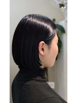 テン バイ アンブルリュクス 池袋(teN +by ambleluxe) 切りっぱなしボブ/オフブラック