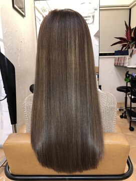 アコンプリッシュ 代官山 恵比寿(accomplish) プラチナミネコラ