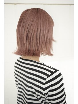 ネフ(NeF) ピンクラテベージュのレイヤーボブ☆