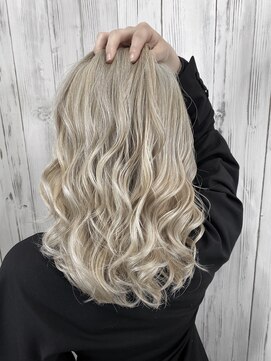 アンダーバーホワイト 京橋店(_WHITE) ホワイティーカラー