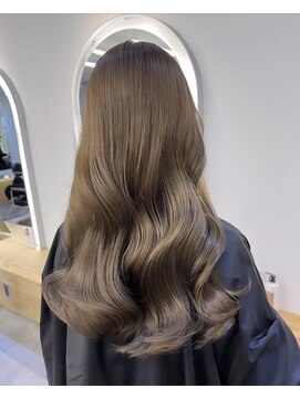 ジーナ 渋谷駅前(Zina) shion ブリーチなしで作るオリーブベージュ