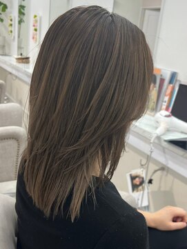 エレラビューティー(ELERA beauty) 韓国艶髪レイヤー×透明感シアーベージュ