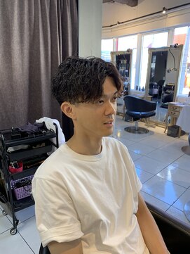 アイズ 海老名(AIZU) 波巻きパーマ波巻きスパイラルパーマセンターパート王道マッシュ