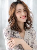 外国人風かき上げ前髪グラマラスカールセミディe古河30代40代