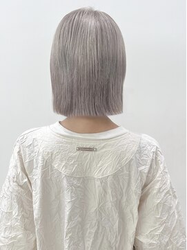 ユートゥイーズ つくば(U too e's) 美しさのその先へ white silver 寺沢 颯