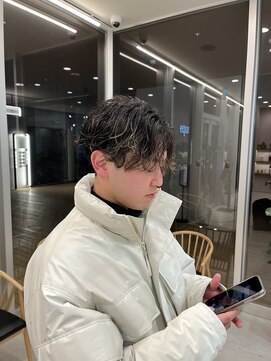 エクリジユウガオカ(equri Jiyugaoka) 【自由が丘】センターパートソフトツイスト