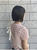 ぱつっと切りっぱなしボブ