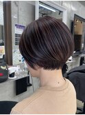 大人可愛いピンクベージュ/白髪ぼかしハイライト/丸みショート