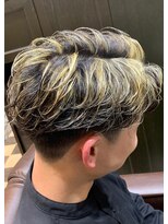 ミリオンバックス 神田店(Million Bucks)&nbsp;スパイキーショート/スペインカール<理容室>[メンズ/床屋/神田]