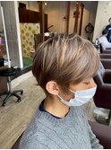 抜け感×透明感◎アッシュベージュマッシュショート