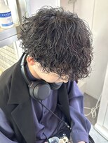 スペインカールスパイキーショートブルーブラックフェザーパーマ