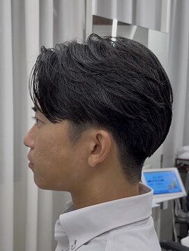 アコロン(acoron.) センターパート/ニュアンスパーマ/毛流れ/池袋メンズカット