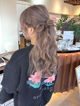 ラフ バイ マグ 南松本(R.A.F. by Mag) ◎大人可愛いグレージュハーフアップ韓国風レイヤーカット