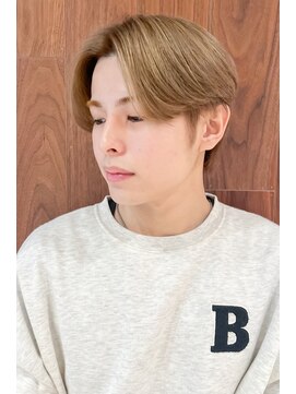 ハイトーン×韓国風センターパート