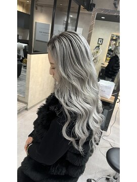 ラピス 大阪心斎橋店(Lapis) バレイヤージュ/外国人風カラー/デザインカラー/ケアブリーチ