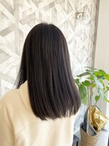 ヘアデザイン ファブロ(hair design FABRO.)&nbsp;透明感のあるダークグレーアッシュ