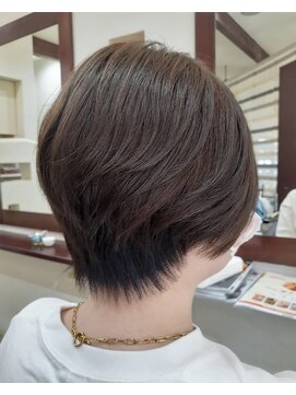 ヘアメイク スプラッシュ(Hair Make Splash) ふんわり丸みショート