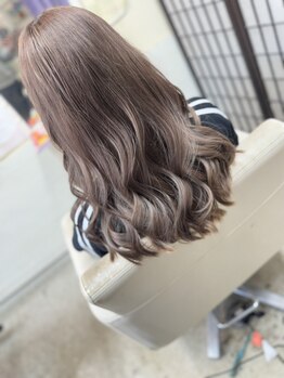ロジーリリーヘアーズ(Rosy Lily hair's)の写真/派手髪ならRosy Lily hair'sにお任せ♪あなたのなりたいを叶えます◎今までにない自分に出会えるかも☆