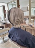 ホワイトベージュ