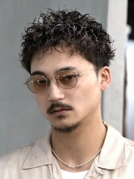 渋谷スパイキーショートツイストスパイラルパーマピンパーマ緩め